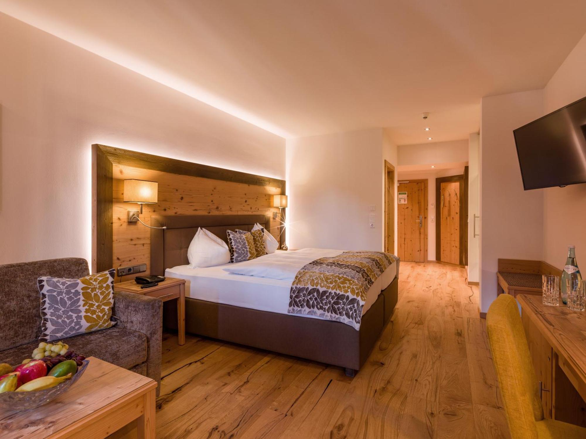 Hotel Zentral ****Superior キルヒベルク・イン・チロル エクステリア 写真